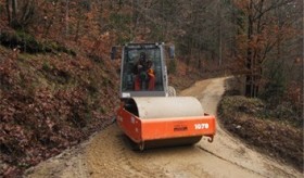 VRSTE ASFALTA – kakšen asfalt za dvorišča in dovozne poti?